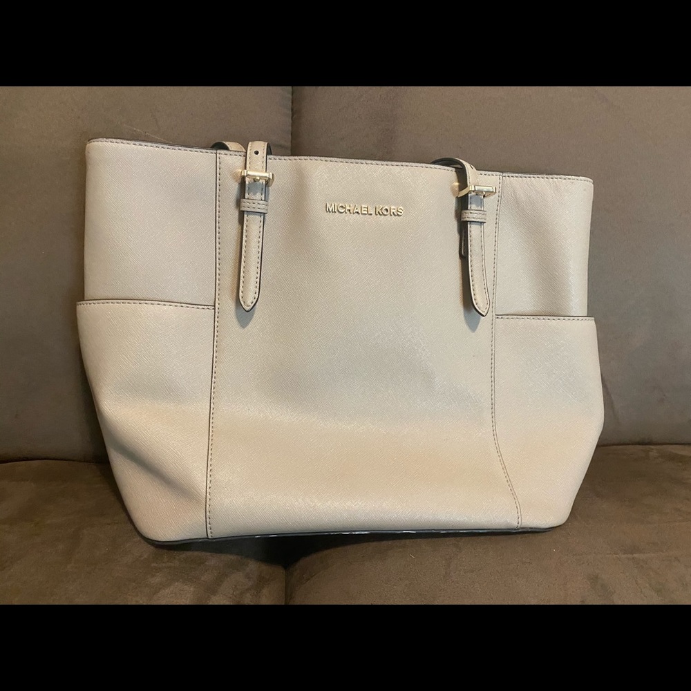 Micheal Kors Purse